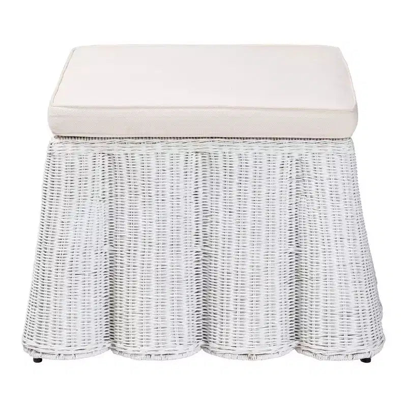 Pouff in Rattan con Motivo a Conchiglia
