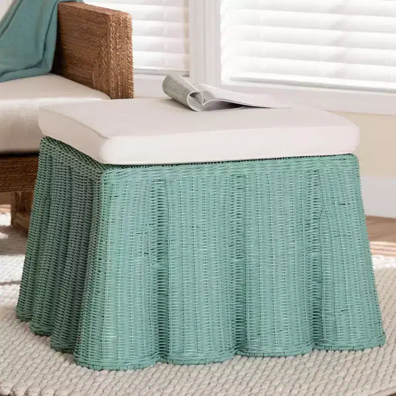 Pouff in Rattan con Motivo a Conchiglia